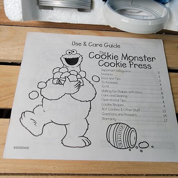 VINTAGE Sesame Street X Hamilton Beach Cookie Monster Cookie Press (1998) - Picture 5 of 6
